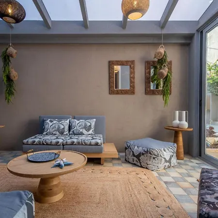 Triada Manor House Holiday home *